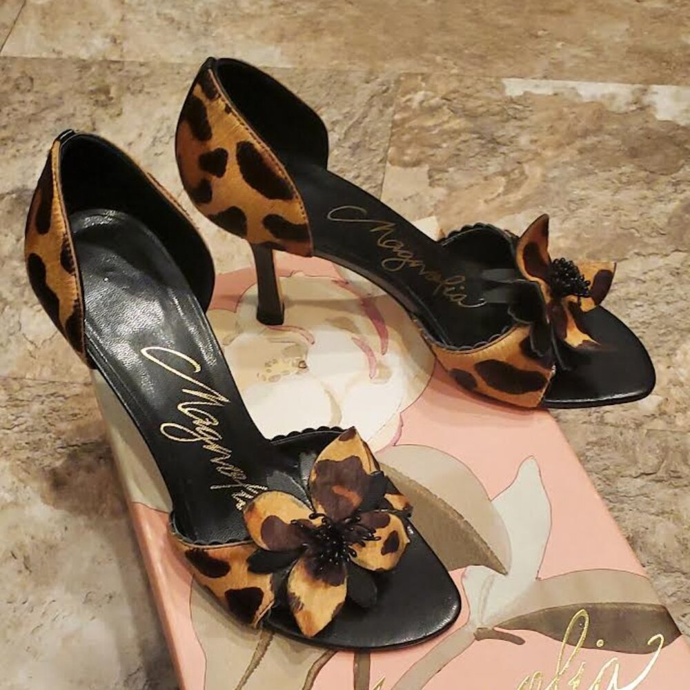 Sexy Magnolia Leopard Open Toe Pumps with Flower Detail Size 5.5